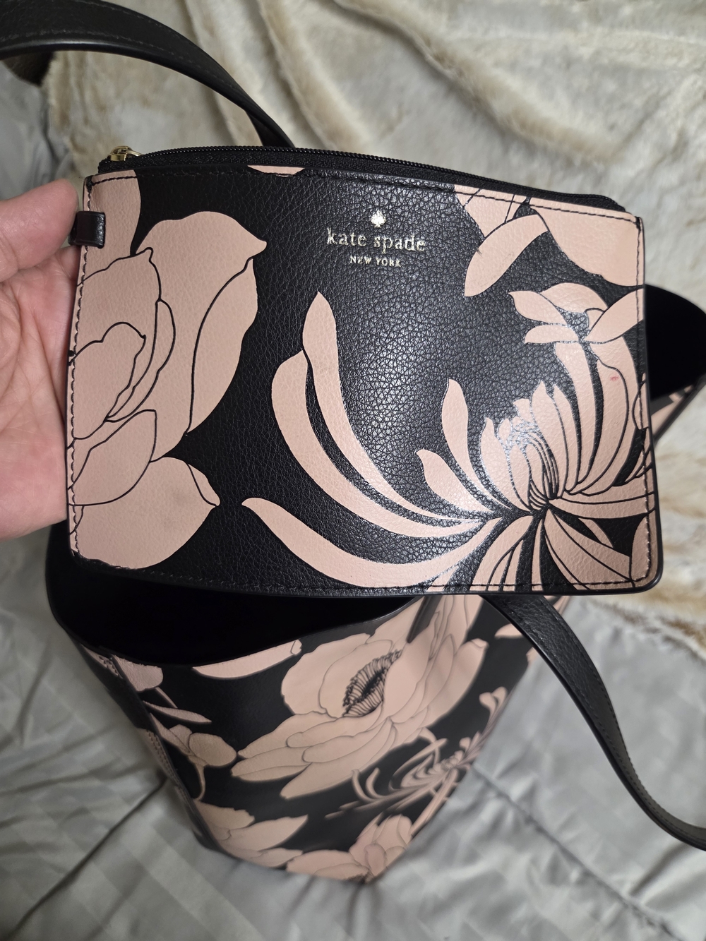 Kate Spade Mya Gardenia Reversible Tote With Matching Pouch & Long Wallet - Picture 7 of 13